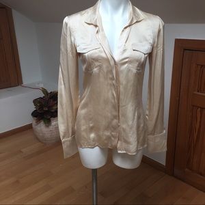 Silk beautiful luxury top😎